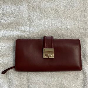 EUC Kenneth Cole Burgundy Leather Wallet